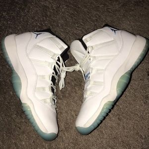 Air Jordan Legend Blue 11